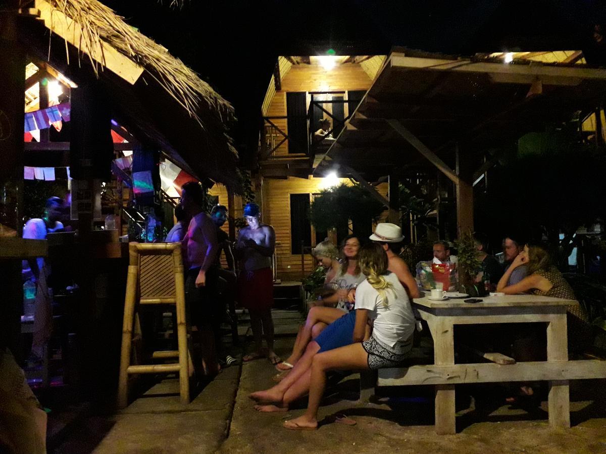 Deep House Bungalows Gili Trawangan Eksteriør billede